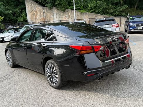 Used 2023 Nissan Altima 2.5 SR AWD/4WD image 4