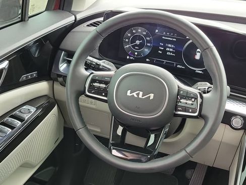 Used 2024 Kia Carnival SX Prestige FWD image 21