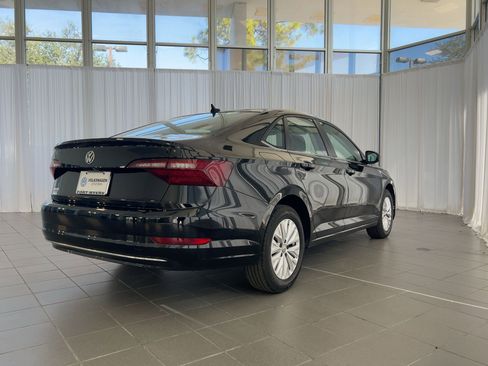 Used 2020 Volkswagen Jetta S w/ Driver Assistance Package image 9