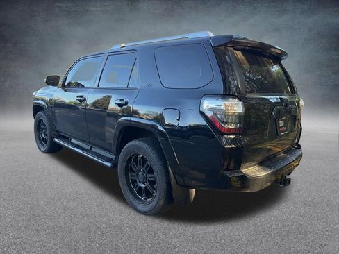Used 2018 Toyota 4Runner SR5 Premium image 3