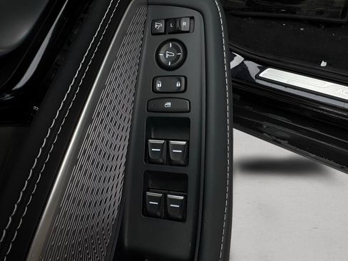 Used 2024 Acura MDX SH-AWD w/ Advance Package image 18