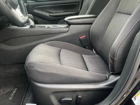 Used 2022 Nissan Altima 2.5 SV image 16