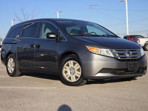 Used 2012 Honda Odyssey LX image 2