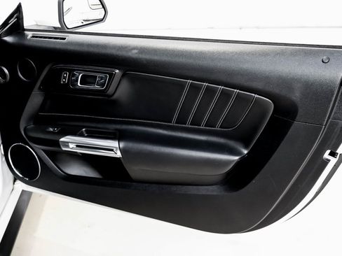 Used 2017 Ford Mustang Premium image 49