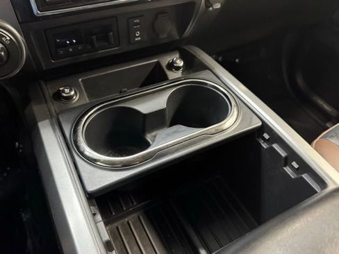 Used 2018 Nissan Titan Platinum Reserve AWD/4WD image 25