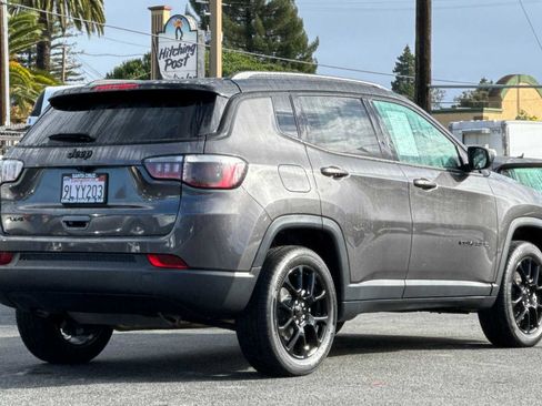 Used 2023 Jeep Compass Latitude w/ Sun and Sound Group image 4