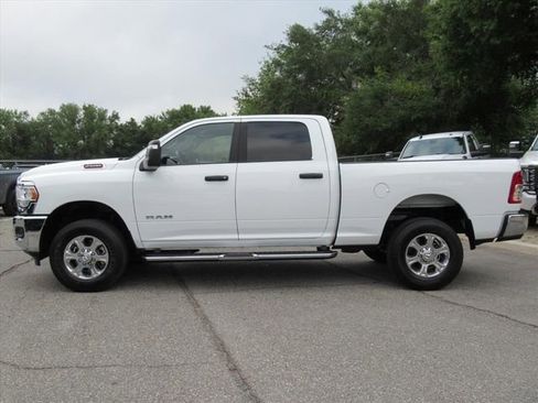 Used 2024 RAM 2500 Big Horn AWD/4WD image 4