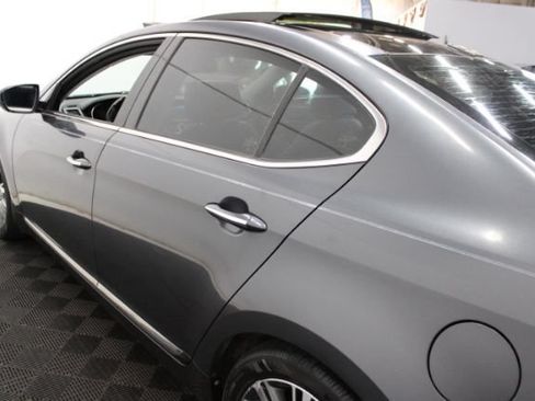 Used 2014 Kia Cadenza Premium w/ Luxury Package FWD image 11
