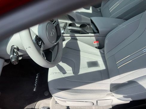 Used 2025 Hyundai Elantra Sport FWD image 13