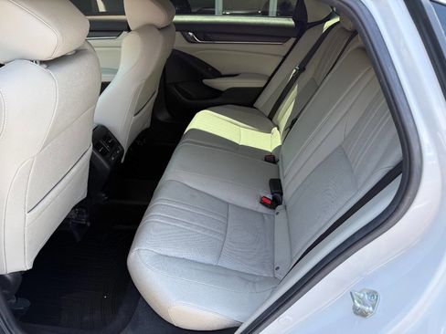 Used 2021 Honda Accord Touring image 14