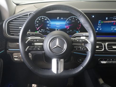 Used 2024 Mercedes-Benz GLS 580 4MATIC image 16
