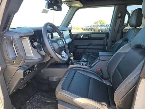 New 2025 Ford Bronco Outer Banks AWD/4WD image 12