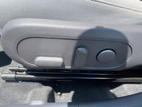 Used 2025 Hyundai Kona SEL FWD image 15