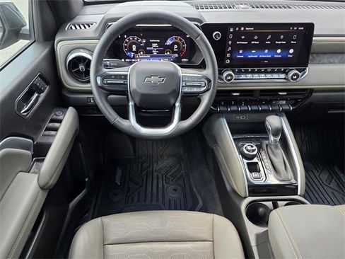 Used 2024 Chevrolet Colorado ZR2 w/ ZR2 Convenience Package III image 11