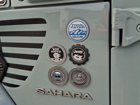 Used 2023 Jeep Wrangler Unlimited Sahara w/ Cold Weather Group AWD/4WD image 30