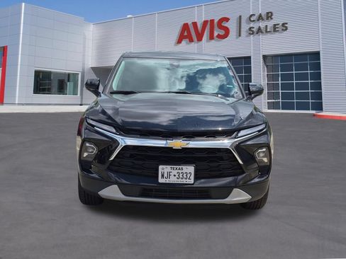Used 2025 Chevrolet Blazer LT AWD/4WD image 2