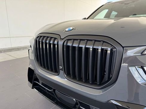 Used 2026 BMW X7 xDrive40i w/ M Sport Package image 2