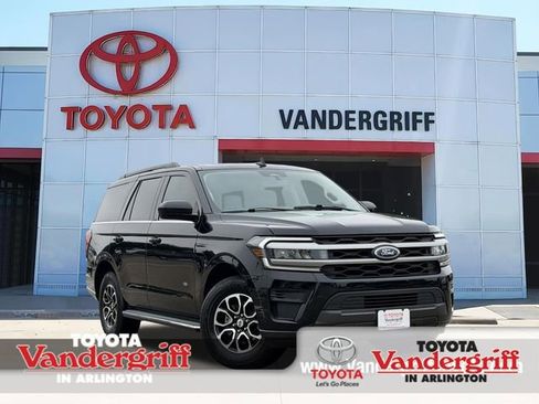 Used 2022 Ford Expedition XLT RWD image 1