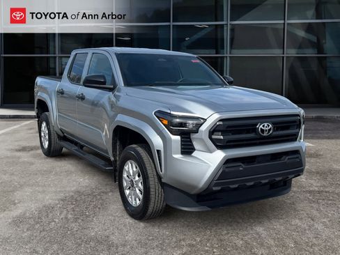 Used 2024 Toyota Tacoma SR AWD/4WD image 1