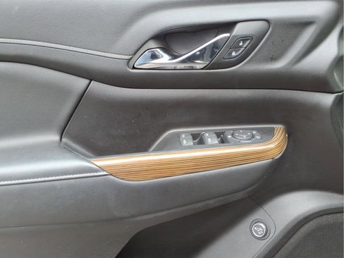 Used 2024 Chevrolet Equinox LT w/ LPO, Floor Liner Package FWD image 13