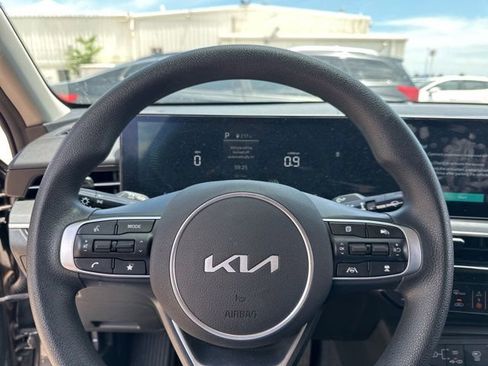 Used 2025 Kia K5 LXS FWD image 8