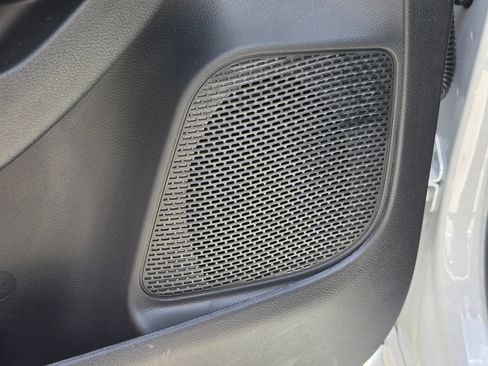 New 2027 Chrysler Pacifica Select FWD image 21