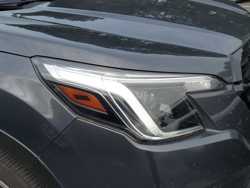Used 2024 Subaru Forester Premium AWD/4WD image 9