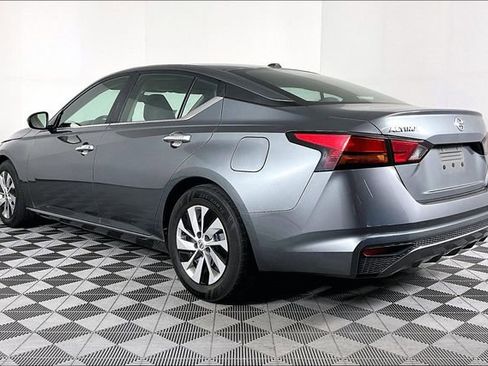 Used 2019 Nissan Altima 2.5 S FWD image 2