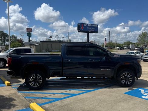 Used 2020 GMC Sierra 2500 AT4 w/ AT4 Premium Package AWD/4WD image 4
