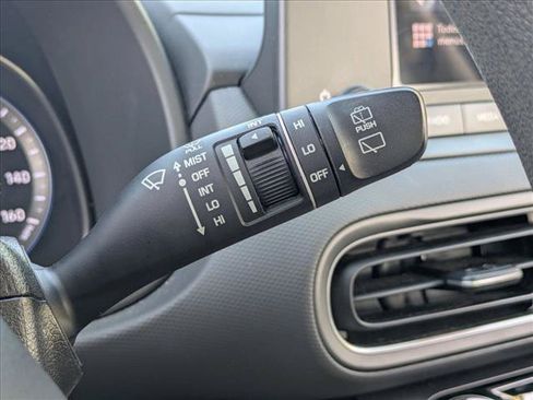 Used 2022 Hyundai Kona SE FWD image 11