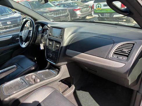 Used 2019 Dodge Grand Caravan GT FWD image 31