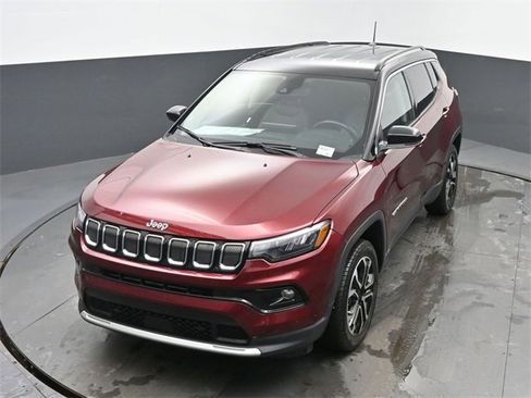 Used 2022 Jeep Compass Limited image 38