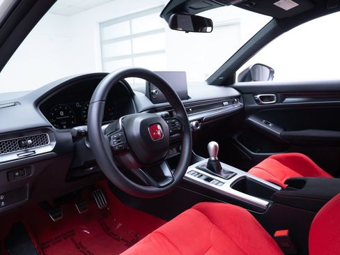 Used 2025 Honda Civic Type R image 15