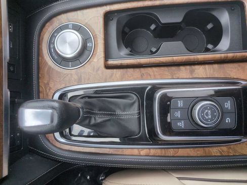 Used 2022 Nissan Armada SL w/ Captain's Chairs Package AWD/4WD image 23