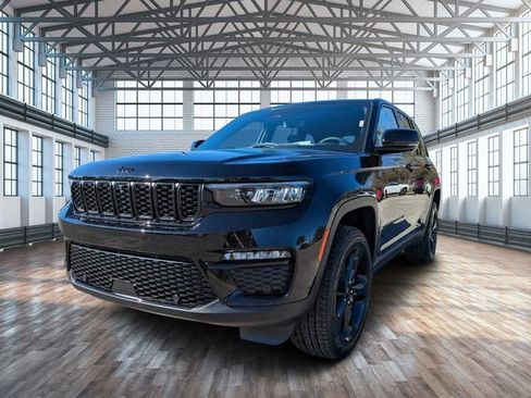 New 2025 Jeep Grand Cherokee Limited w/ Luxury Tech Group II image 8