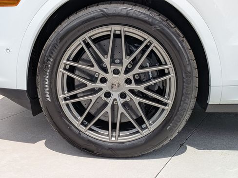 New 2026 Porsche Cayenne Turbo AWD/4WD image 29