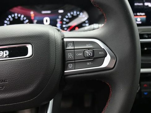 Used 2025 Jeep Compass Trailhawk image 20