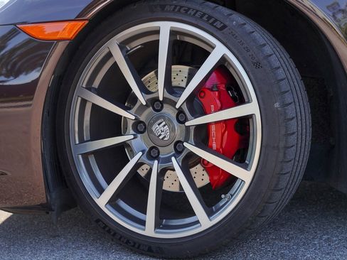 Used 2014 Porsche 911 Carrera 4S image 4