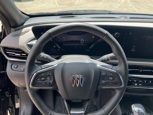 Used 2025 Buick Envista Avenir FWD image 24