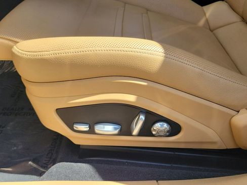 Used 2021 Porsche Panamera RWD image 22