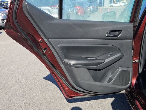 Used 2024 Nissan Altima 2.5 SV image 14