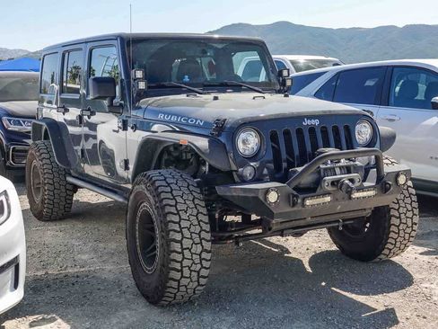 Certified 2017 Jeep Wrangler Unlimited Rubicon w/ Connectivity Group image 3