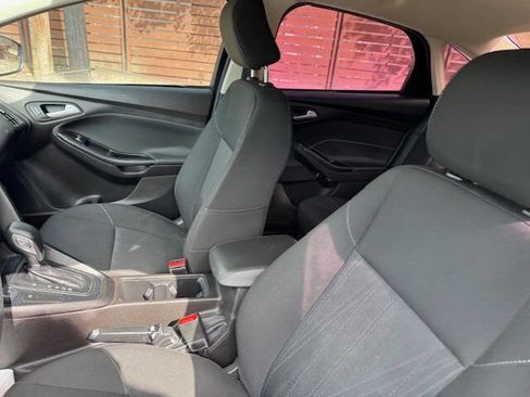 Used 2017 Ford Focus SE FWD image 31
