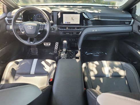 Used 2025 Toyota Camry SE FWD image 16
