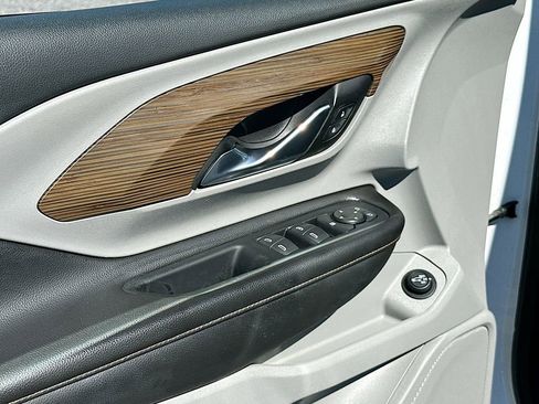 Used 2019 GMC Terrain SLE w/ Driver Convenience Package image 17