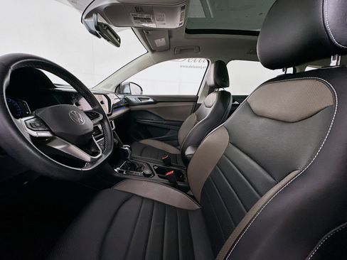 Used 2022 Volkswagen Taos SEL w/ Panoramic Sunroof Package image 21