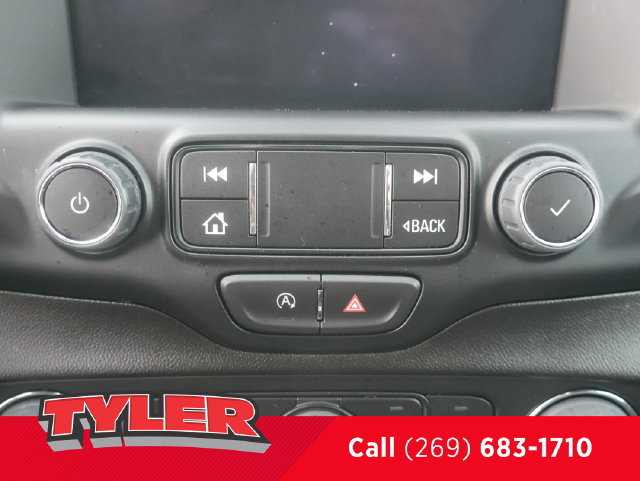 Used 2024 GMC Terrain SLT AWD/4WD image 33