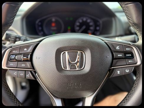 Used 2018 Honda Accord Touring image 33