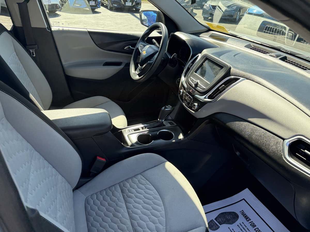 Used 2019 Chevrolet Equinox LS w/ LS Convenience Package AWD/4WD image 27