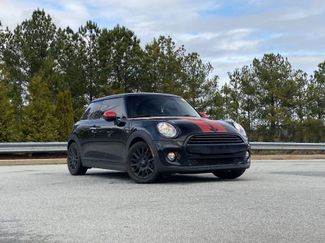 Used 2018 MINI Cooper 2-Door Hardtop video 2